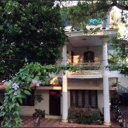 Veda Wellness B&B And Yoga Centre Kochi Exterior foto